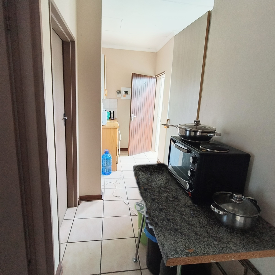 2 Bedroom Property for Sale in Kannoniers Park North West